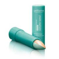 Corrector en Stick con Árbol de Té Verde